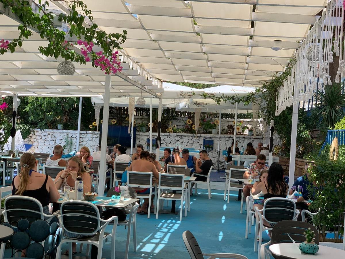 Majki Beach Apartments Sarandë エクステリア 写真