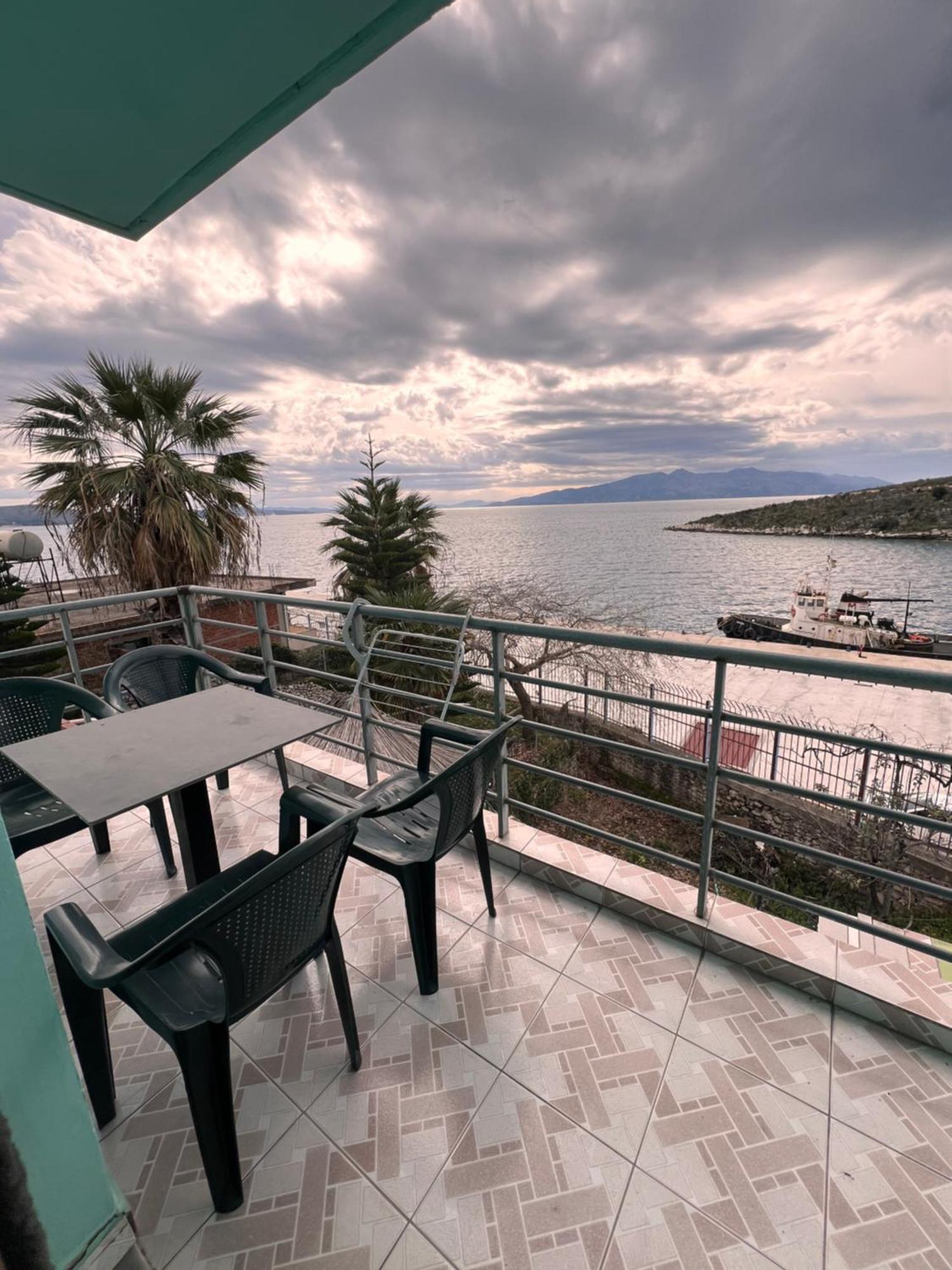 Majki Beach Apartments Sarandë エクステリア 写真