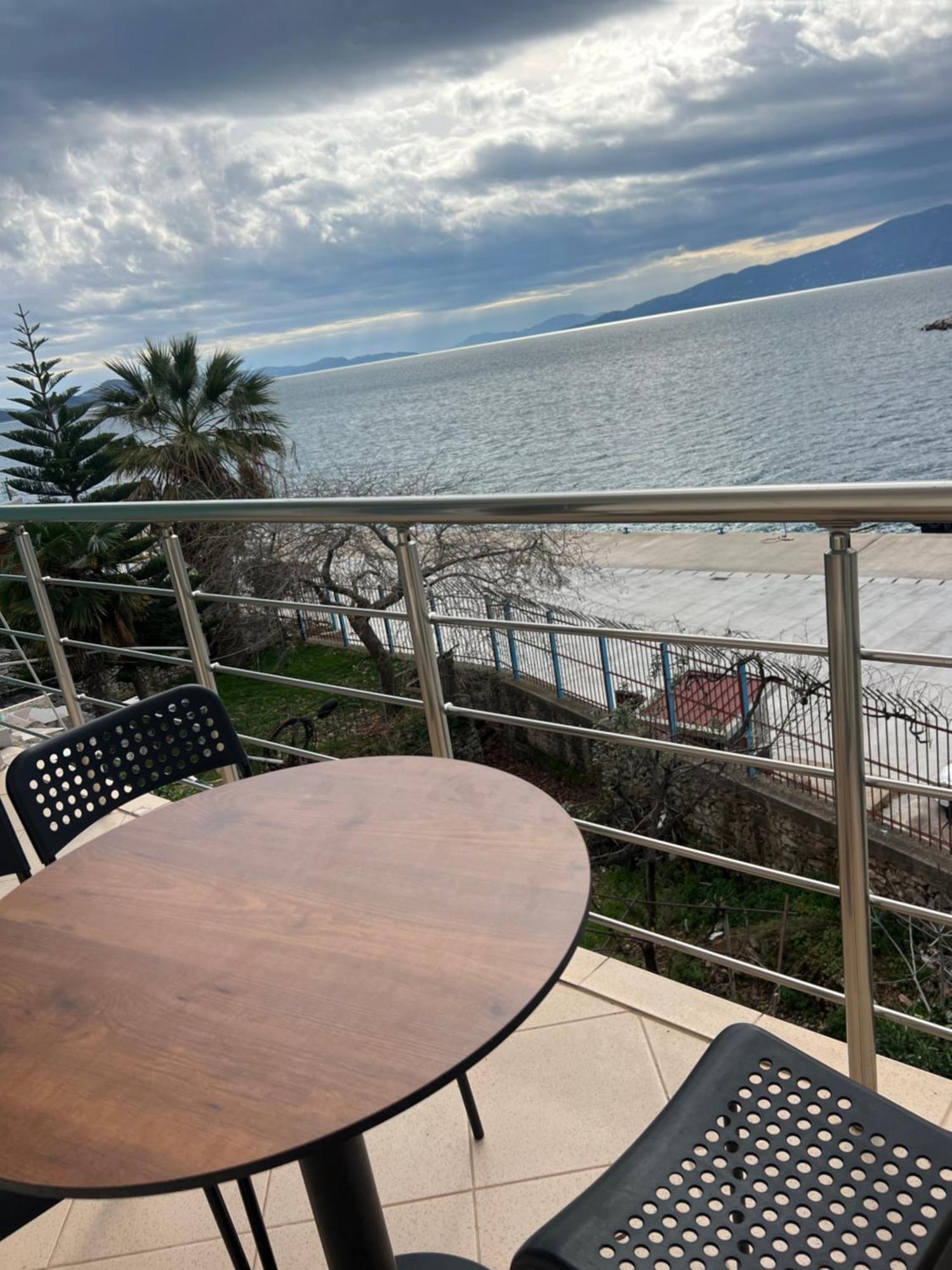Majki Beach Apartments Sarandë エクステリア 写真