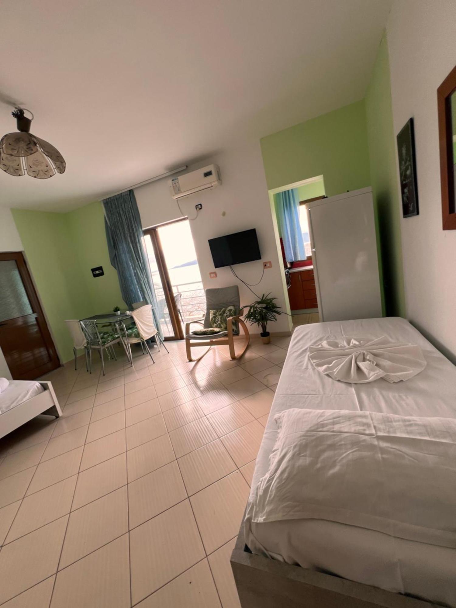 Majki Beach Apartments Sarandë エクステリア 写真