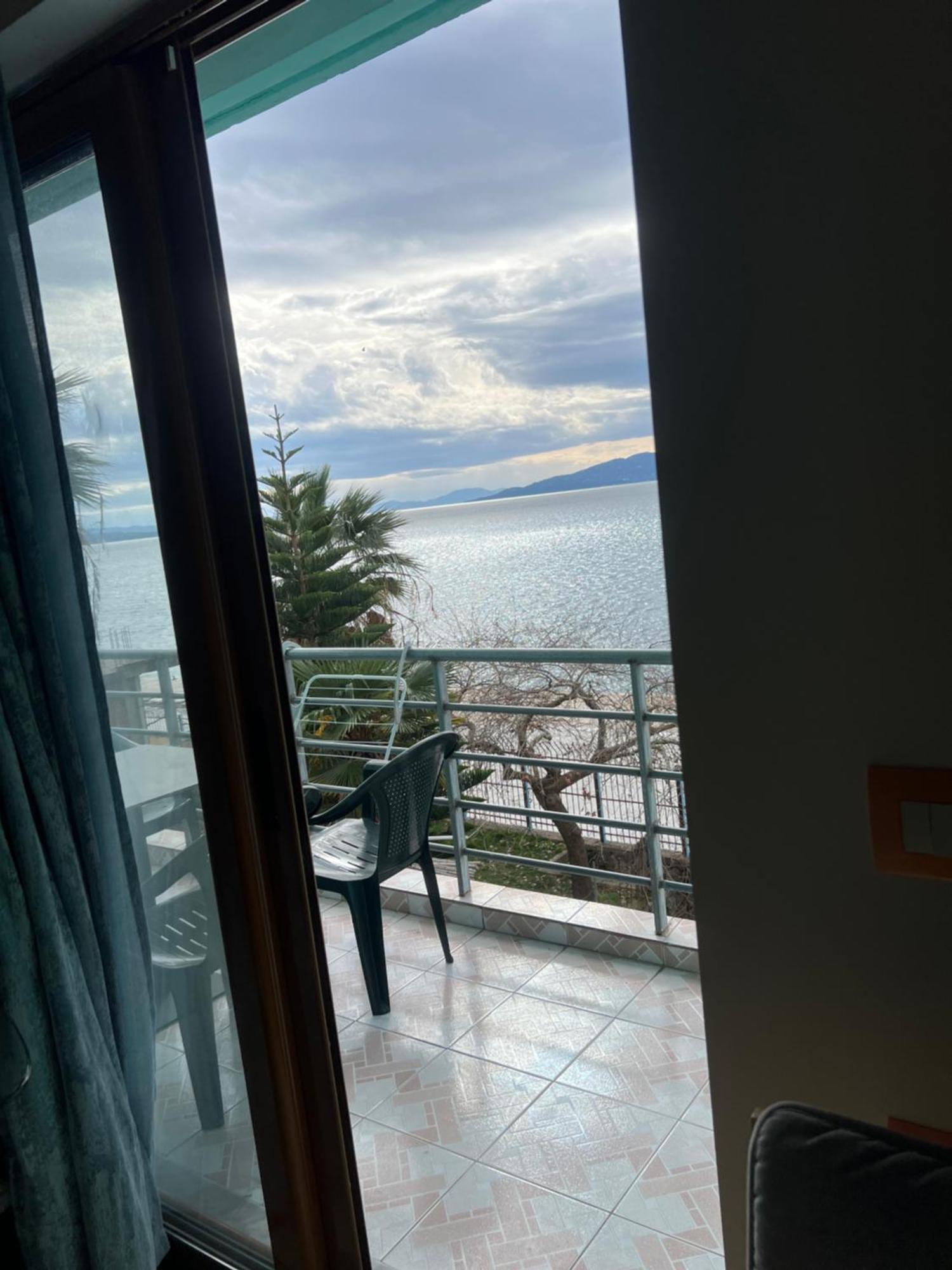 Majki Beach Apartments Sarandë エクステリア 写真