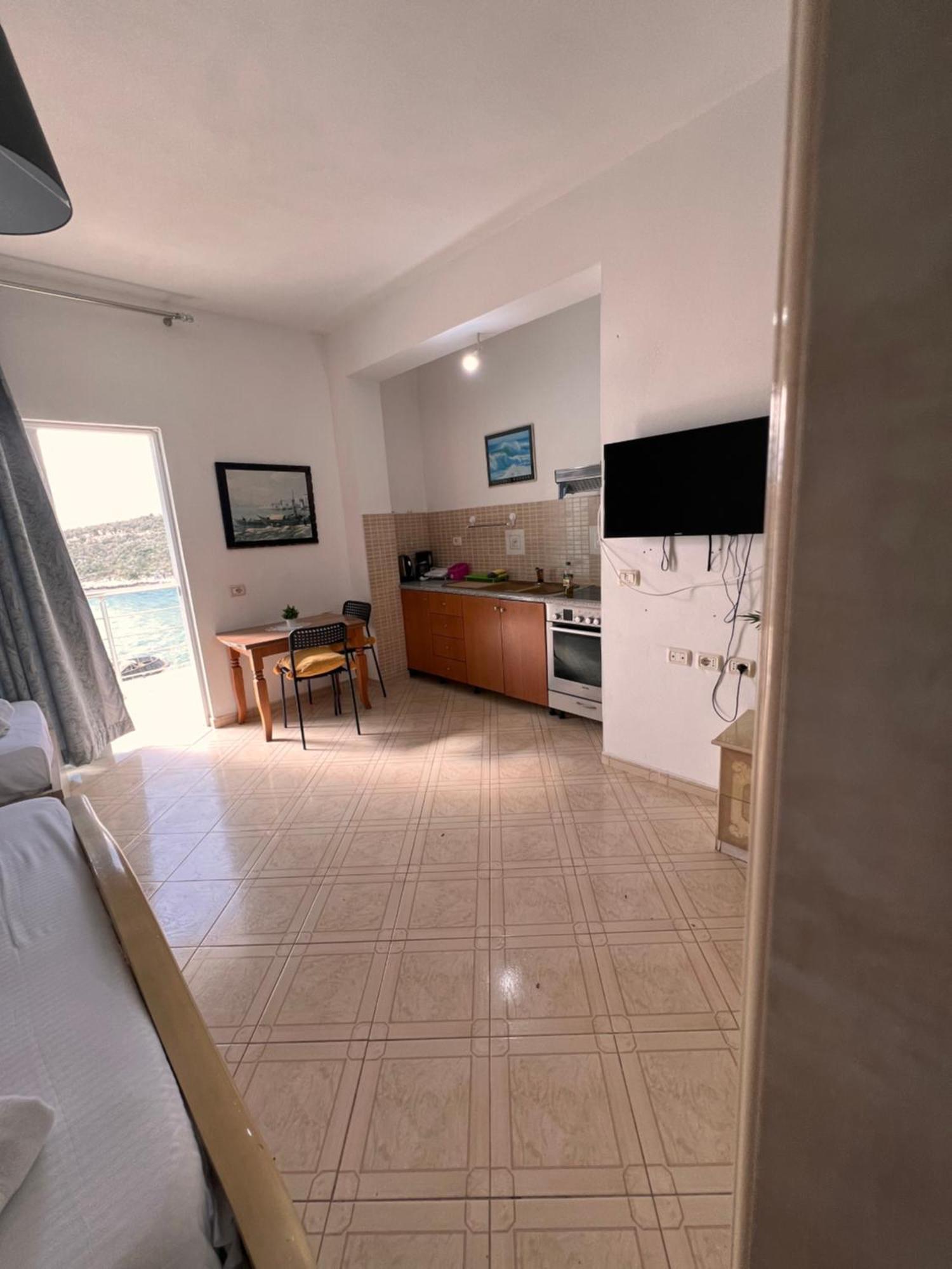 Majki Beach Apartments Sarandë エクステリア 写真