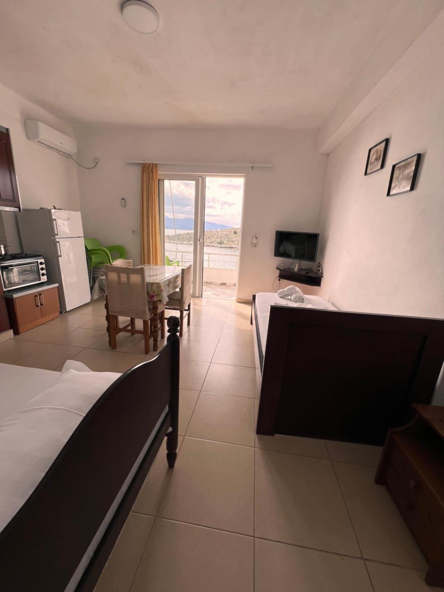 Majki Beach Apartments Sarandë エクステリア 写真