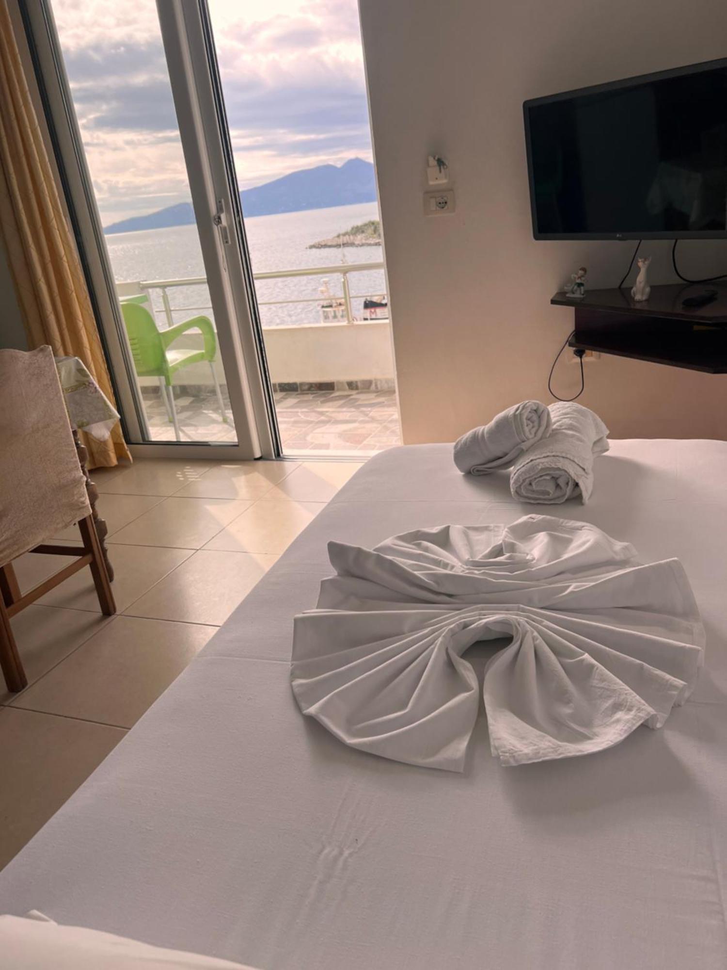 Majki Beach Apartments Sarandë エクステリア 写真