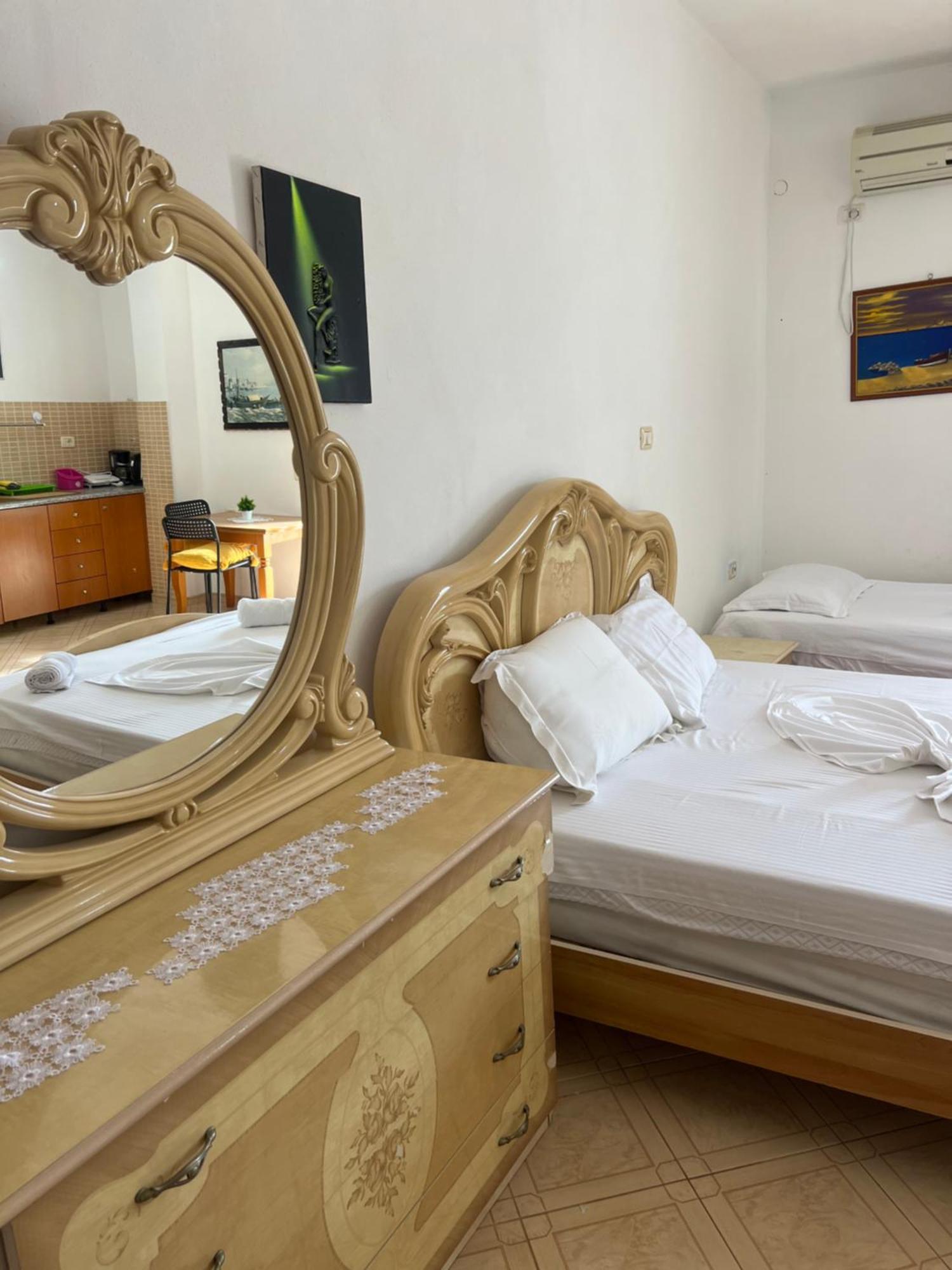 Majki Beach Apartments Sarandë エクステリア 写真