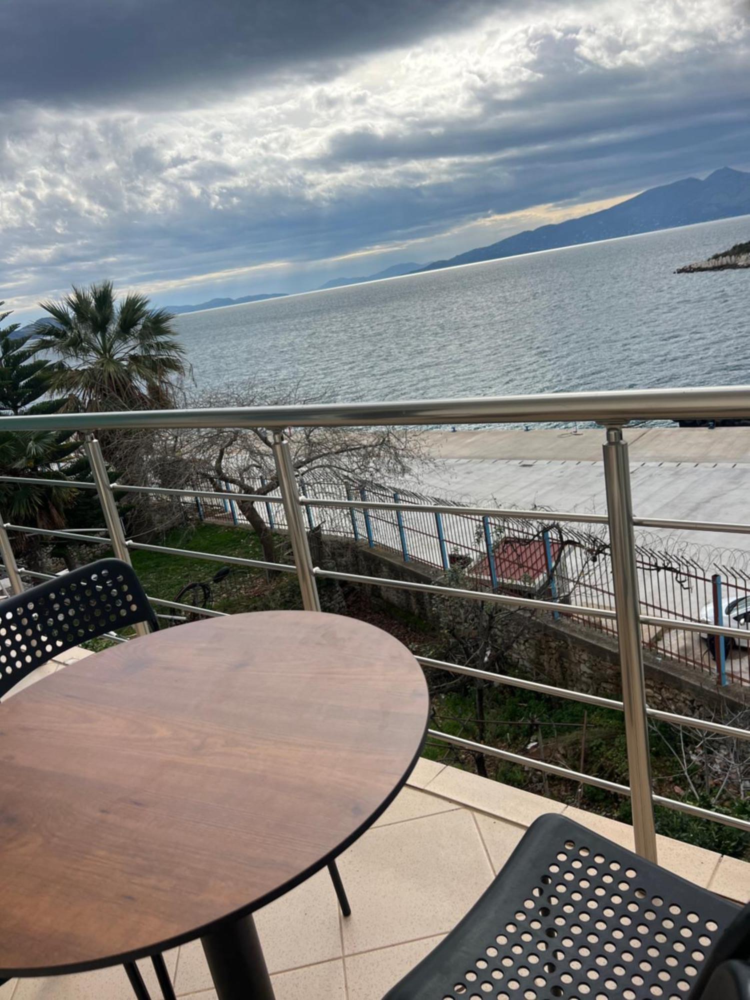 Majki Beach Apartments Sarandë エクステリア 写真