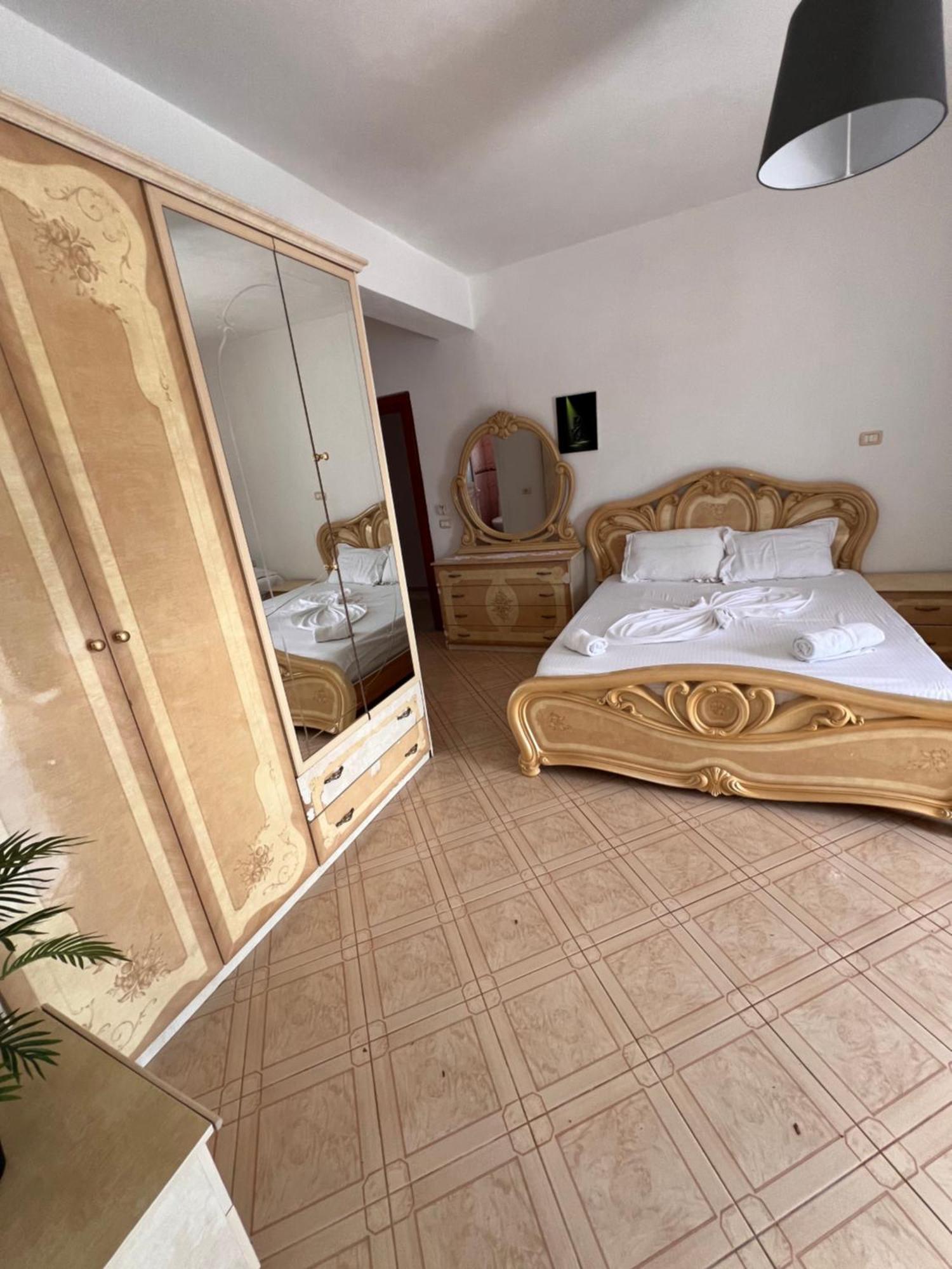 Majki Beach Apartments Sarandë エクステリア 写真
