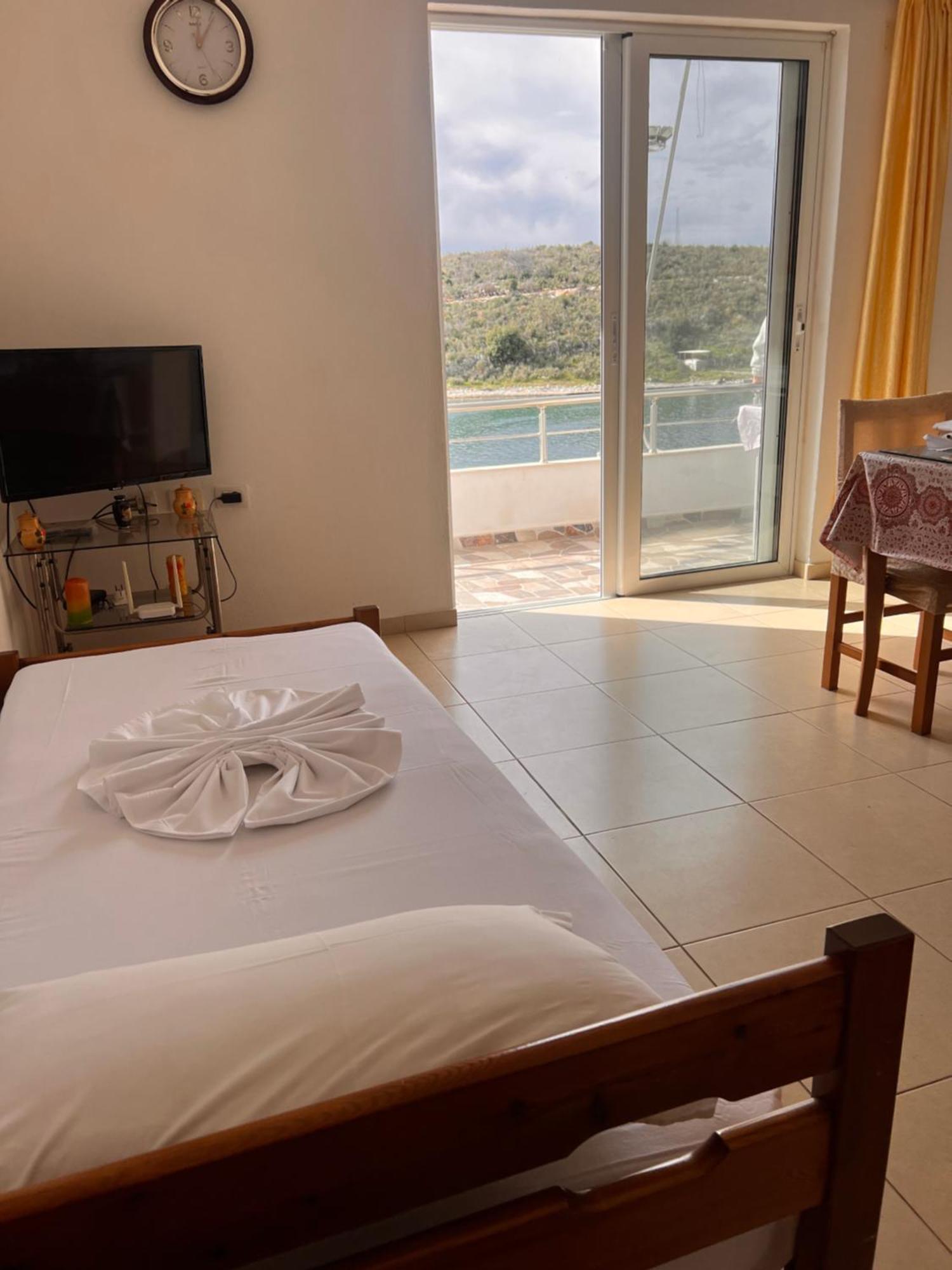 Majki Beach Apartments Sarandë エクステリア 写真