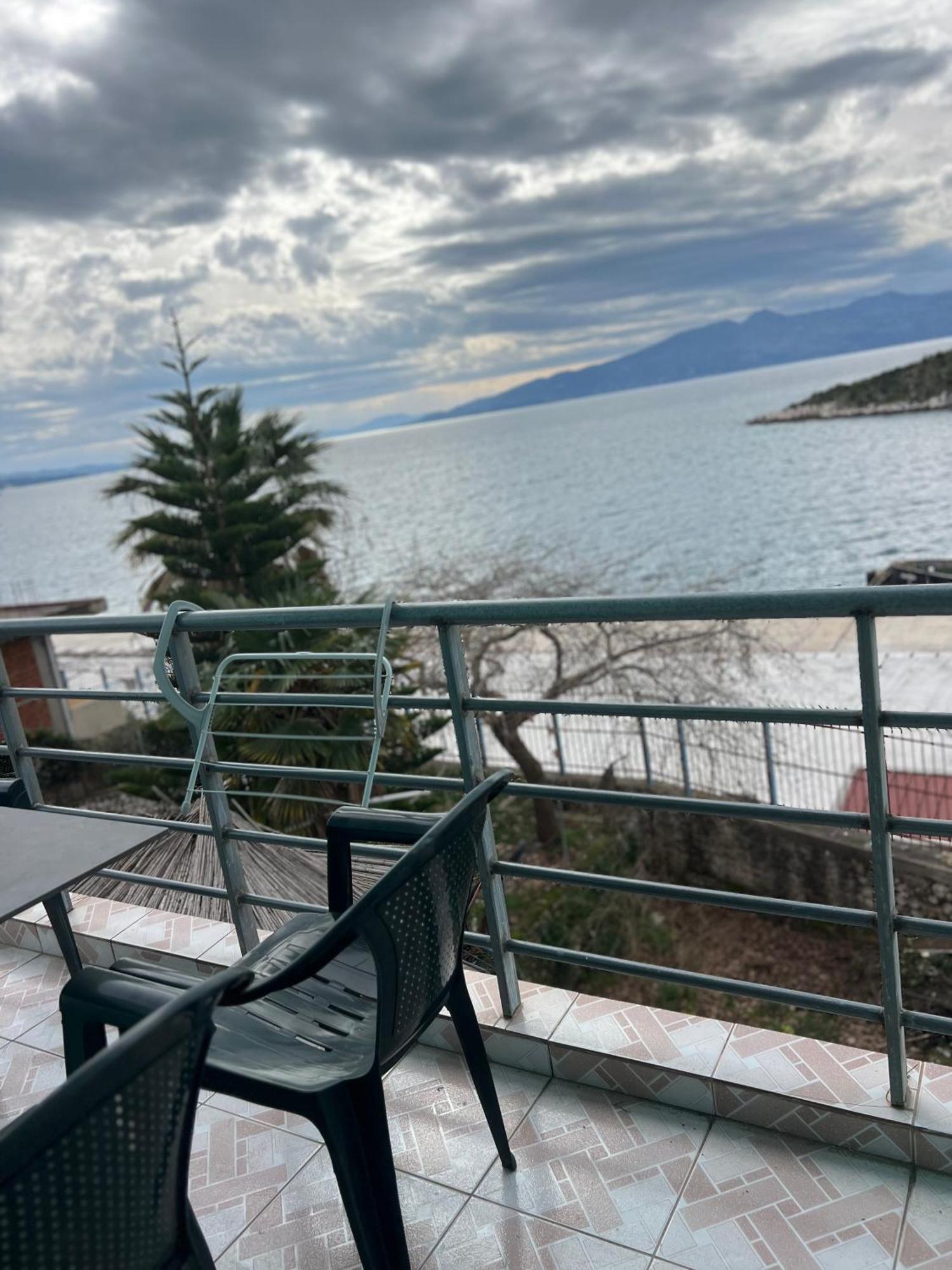 Majki Beach Apartments Sarandë エクステリア 写真