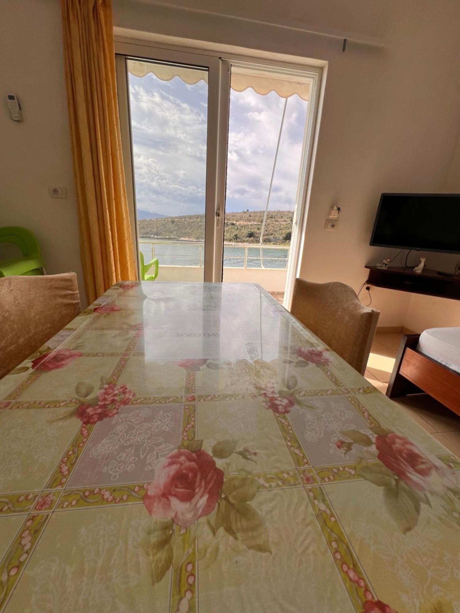 Majki Beach Apartments Sarandë エクステリア 写真