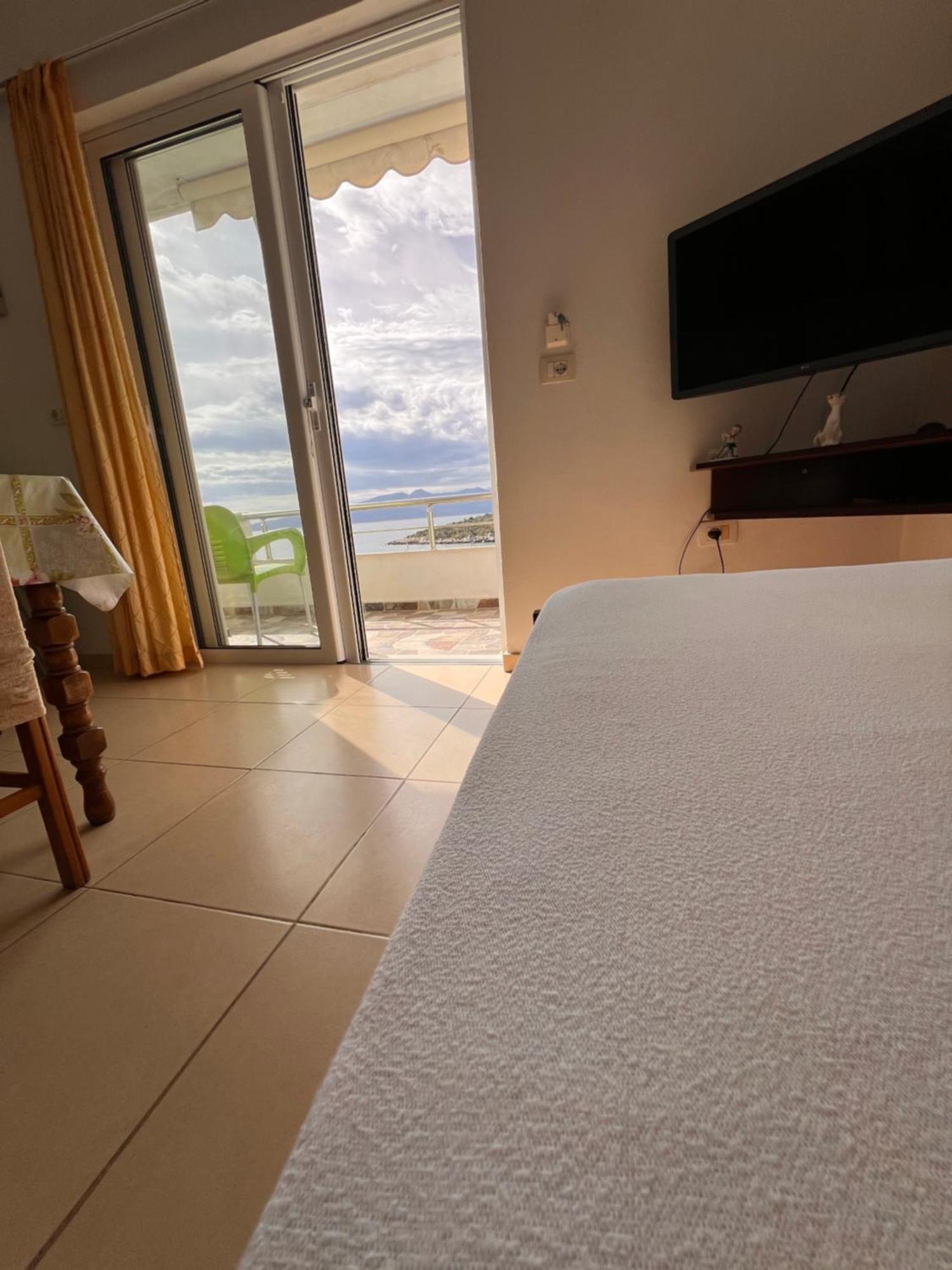 Majki Beach Apartments Sarandë エクステリア 写真