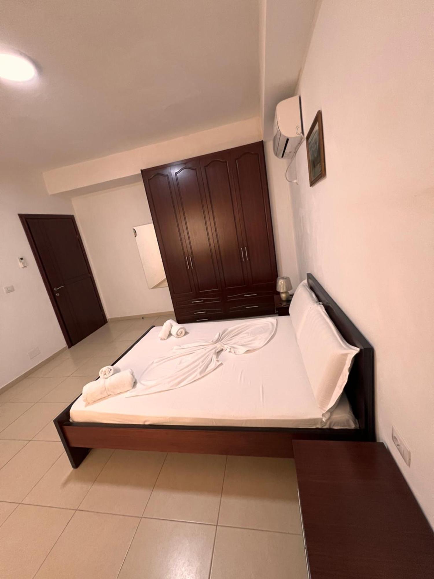 Majki Beach Apartments Sarandë エクステリア 写真