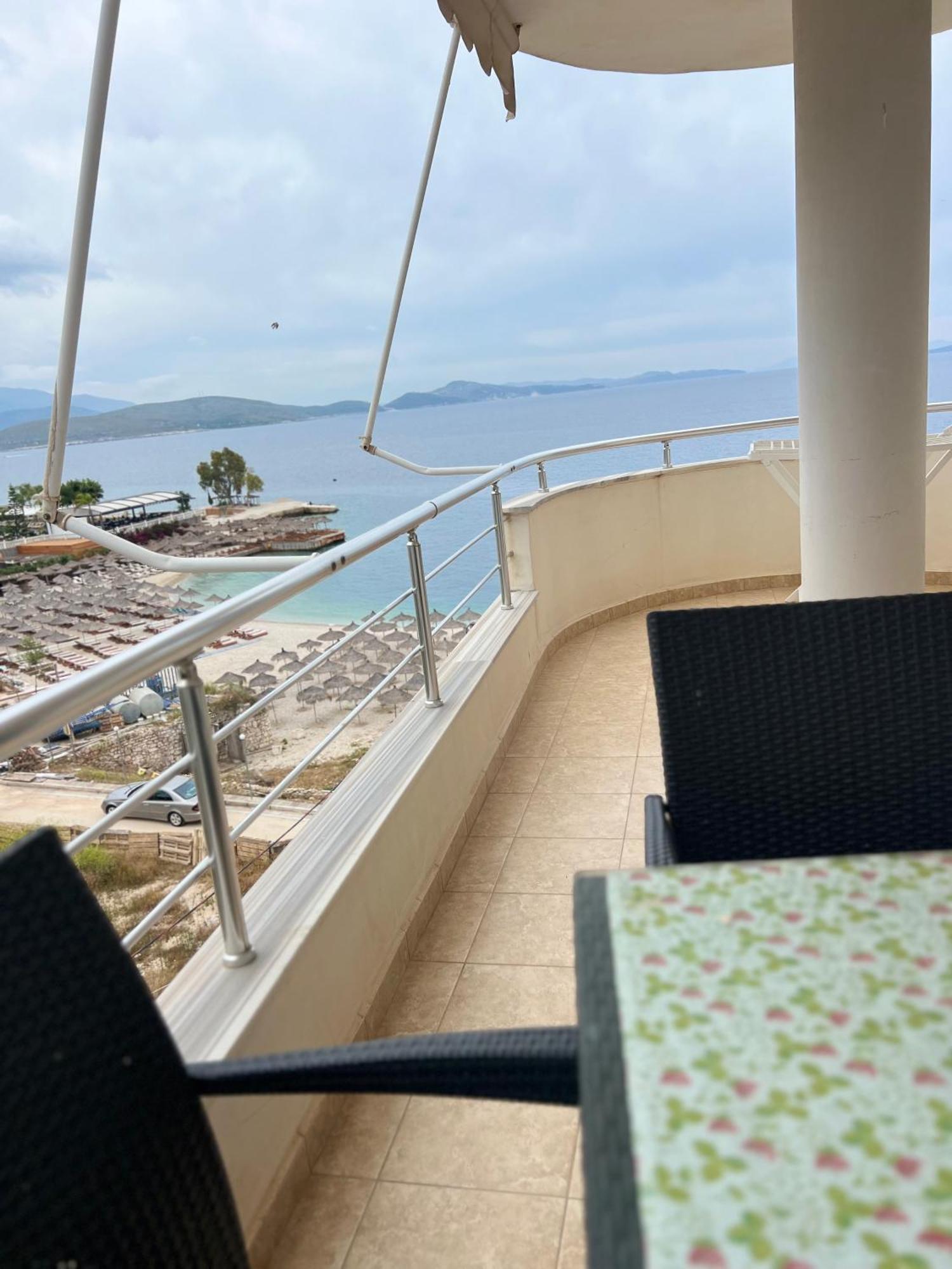 Majki Beach Apartments Sarandë エクステリア 写真